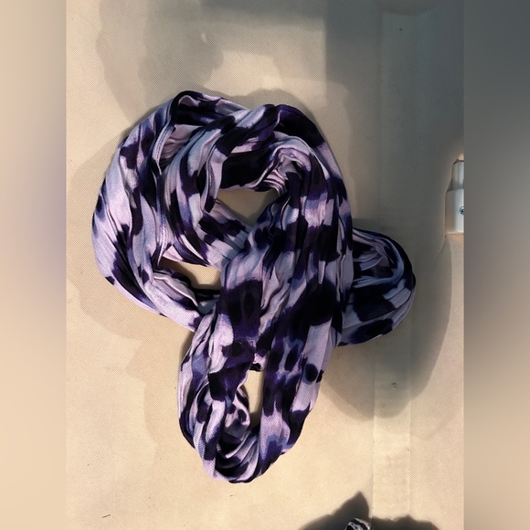 Scarfs - Picture 7 of 10